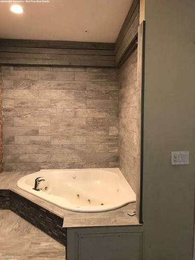 Main picture of 19 Royal St