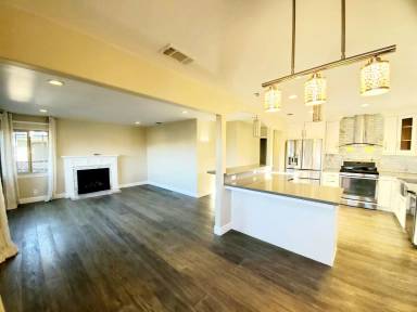 Main picture of 224 Poinsettia Ave