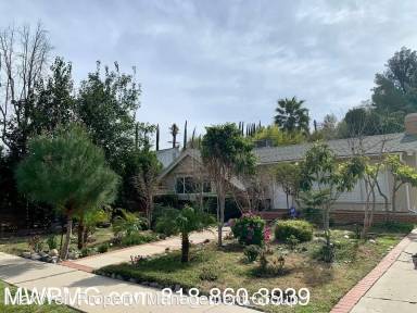 Main picture of 21008 Costanso St