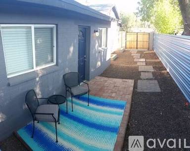 Main picture of 170 E Broadway Ln