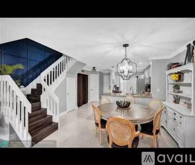 Main picture of 3325 Carambola Cir S