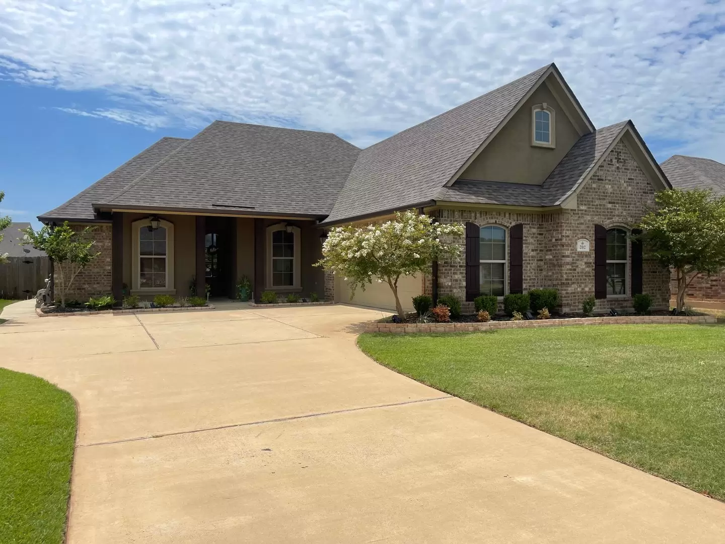 Main picture of 202 Roanoke Cir