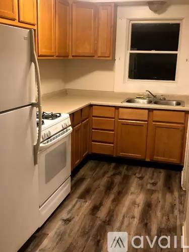 Main picture of 207 E Pineview Dr