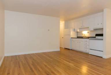 Main picture of 1338 N Franklin St