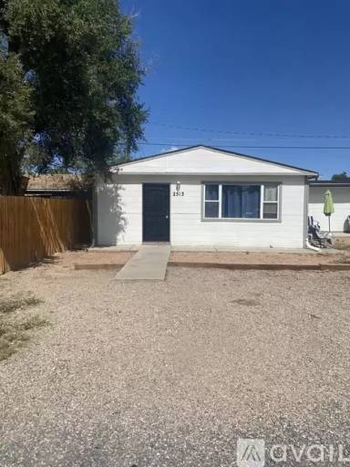 Main picture of 2513 E 9th St