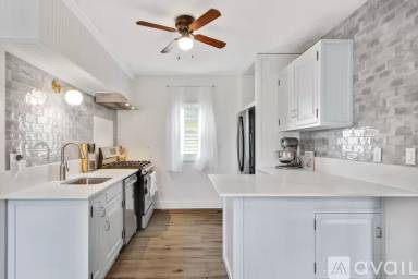 Main picture of 34 Livingston St