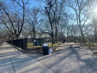 Main picture of 242 Kingsland Ave