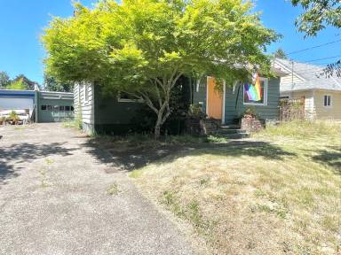Main picture of 105 NE 86th Ave