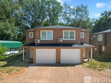 Main picture of 758 Machen Ln