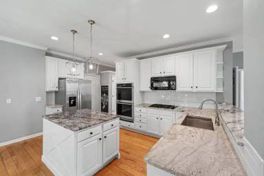 Main picture of 16922 Laureate Rd