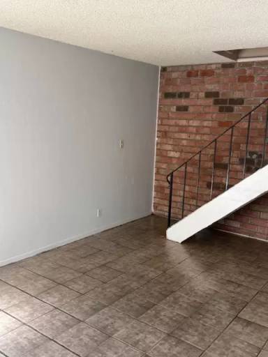 Main picture of 5810 Walerga Rd