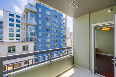 Main picture of 1580 Union St