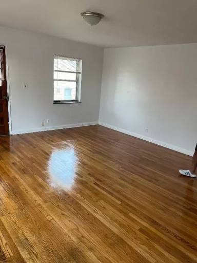 Main picture of 2790 Queen City Ave