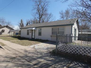 Main picture of 1800 S Gold St