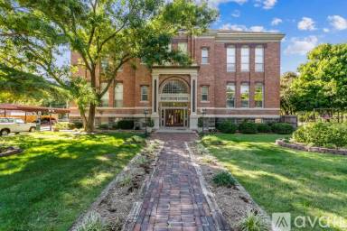 Main picture of 249 N Athenian Ave