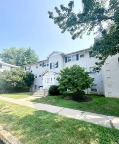 Main picture of 101 W 2nd St