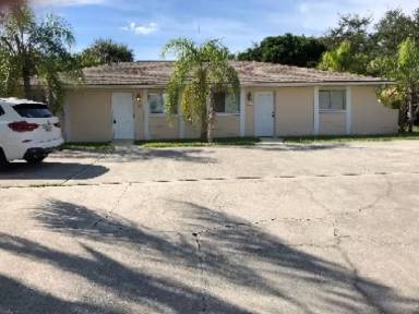 Main picture of 212 SE 16th Pl