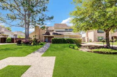 Main picture of 16607 Brenton Oaks Dr