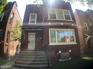 Main picture of 1513 E 74th Pl