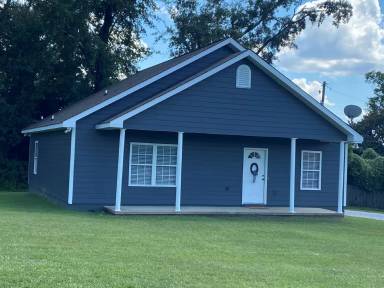 Main picture of 2103 Forest Lake Dr