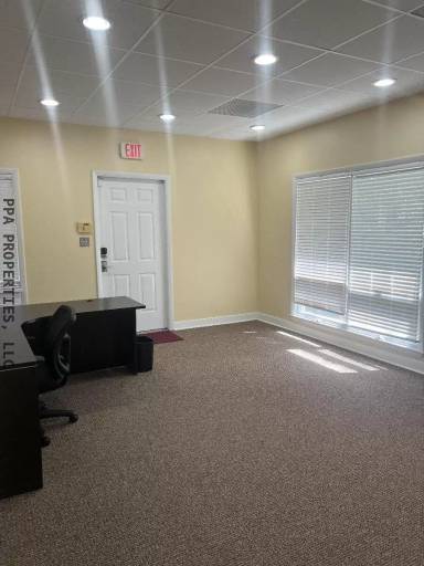 Main picture of 3717 University Dr