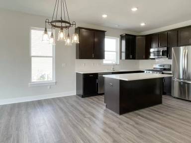 Main picture of 826 River Ridge Cir