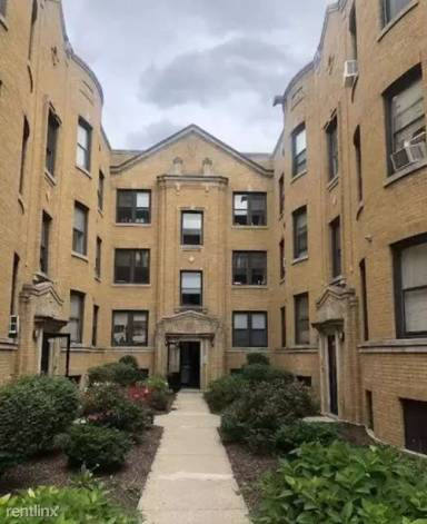 Main picture of 4611-15 1/2 S Drexel Blvd