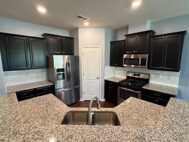 Main picture of 4011 Black Walnut Way