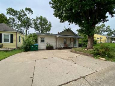 Main picture of 2113 W 48th St