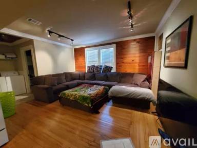 Main picture of 229 E State St