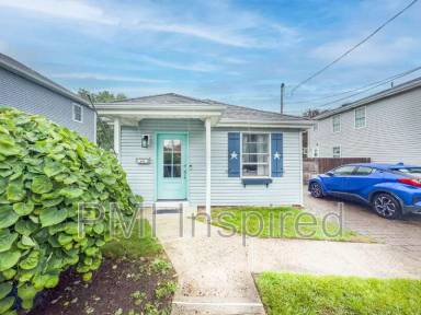Main picture of 446 Monmouth Ave