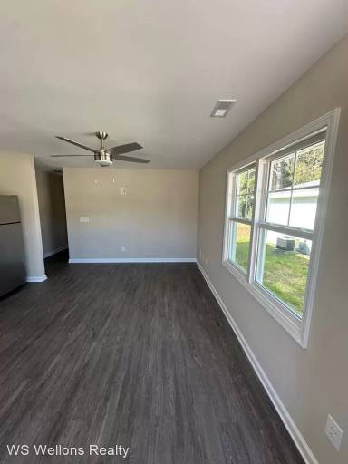 Main picture of 128 S 5th St