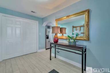 Main picture of 109 W 34th St