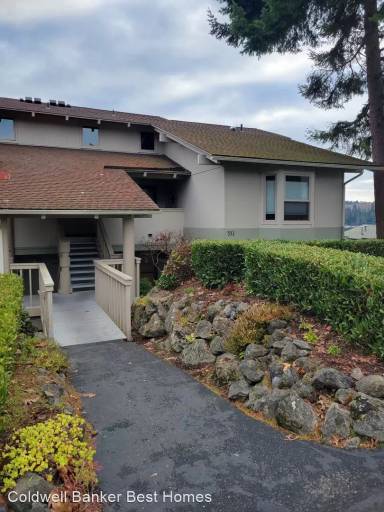 Main picture of 60 Admiralty Ln