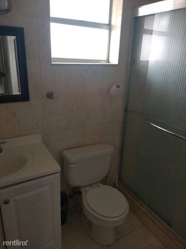Main picture of 2238 Monroe St