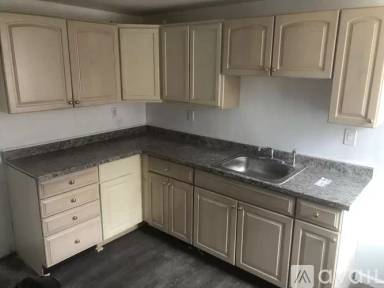 Main picture of 377 E Lafayette St