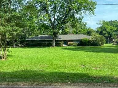 Main picture of 1702 Roosevelt Dr