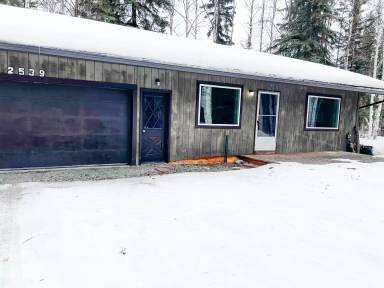 Main picture of 2539 Pilot St