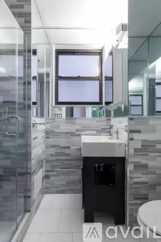 Main picture of 5 W 103rd St