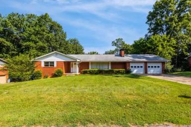 Main picture of 3109 DeKalb Dr