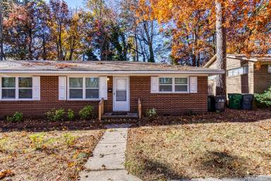 Main picture of 600 Camrose Dr