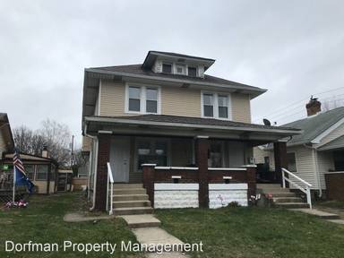 Main picture of 1307 N Lasalle St