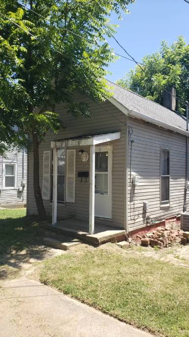Main picture of 615 E Water St