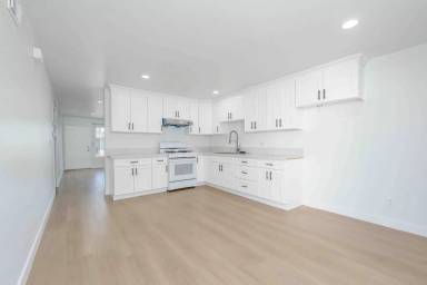 Main picture of 8665 Trask Ave