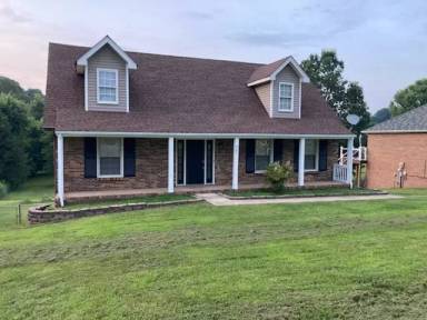 Main picture of 925 Tommy Oliver Rd
