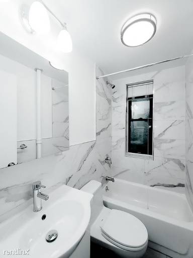 Main picture of 326 E 58th St