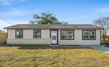 Main picture of 921 Nottingham Dr