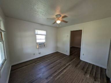 Main picture of 1089 E 21st St