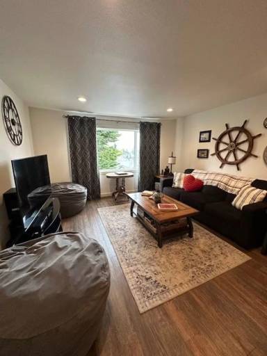 Main picture of 553 Chetco Ave
