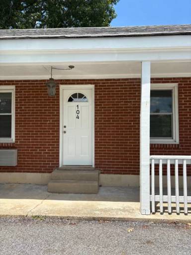 Main picture of 2533 Richmond Hwy